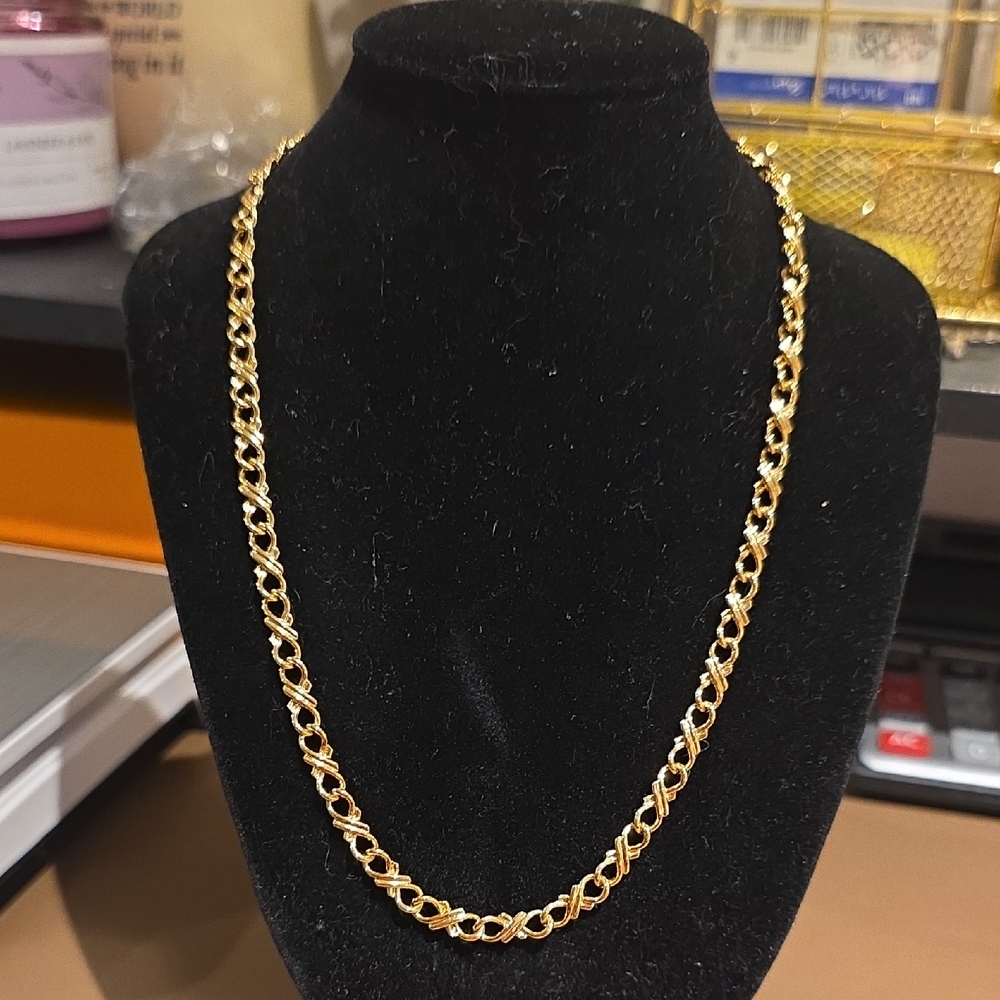 Source Unknown Gold-Tone Twisted Link Necklace - image 1